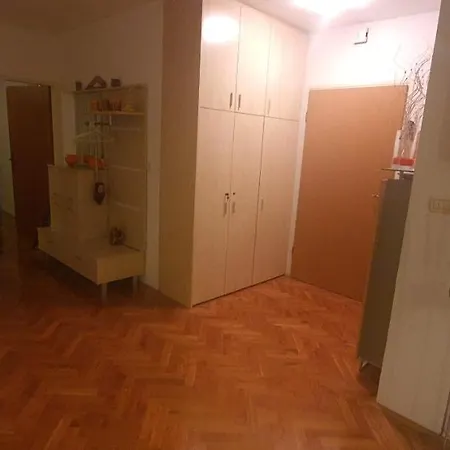 Alba Apartment *